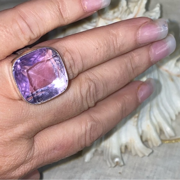 Stunning Lavender Kunzite Handcrafted princess cut Ring - Picture 7 of 9